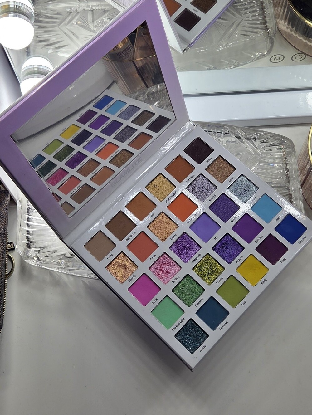 Glamlite x Mikayla Part 1 eyeshadow palette - Picture 3 of 5